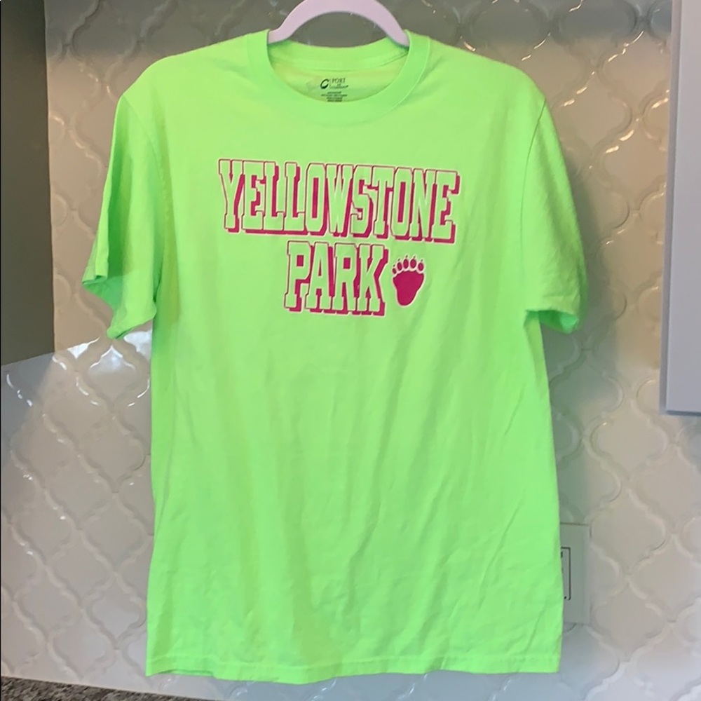 NWOT FUN Unisex Yellowstone Park T-shirt🌸